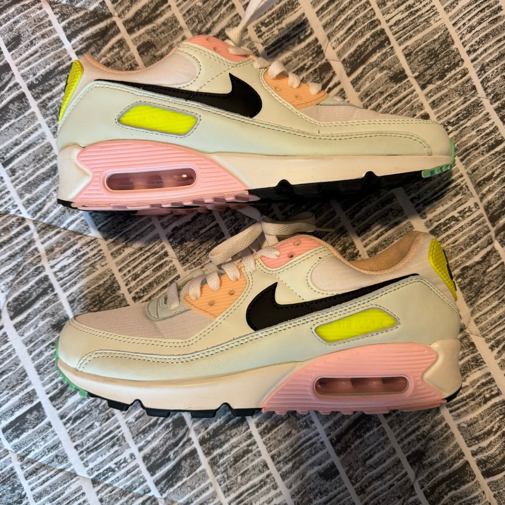 Nike Air Max 90’ “Easter”